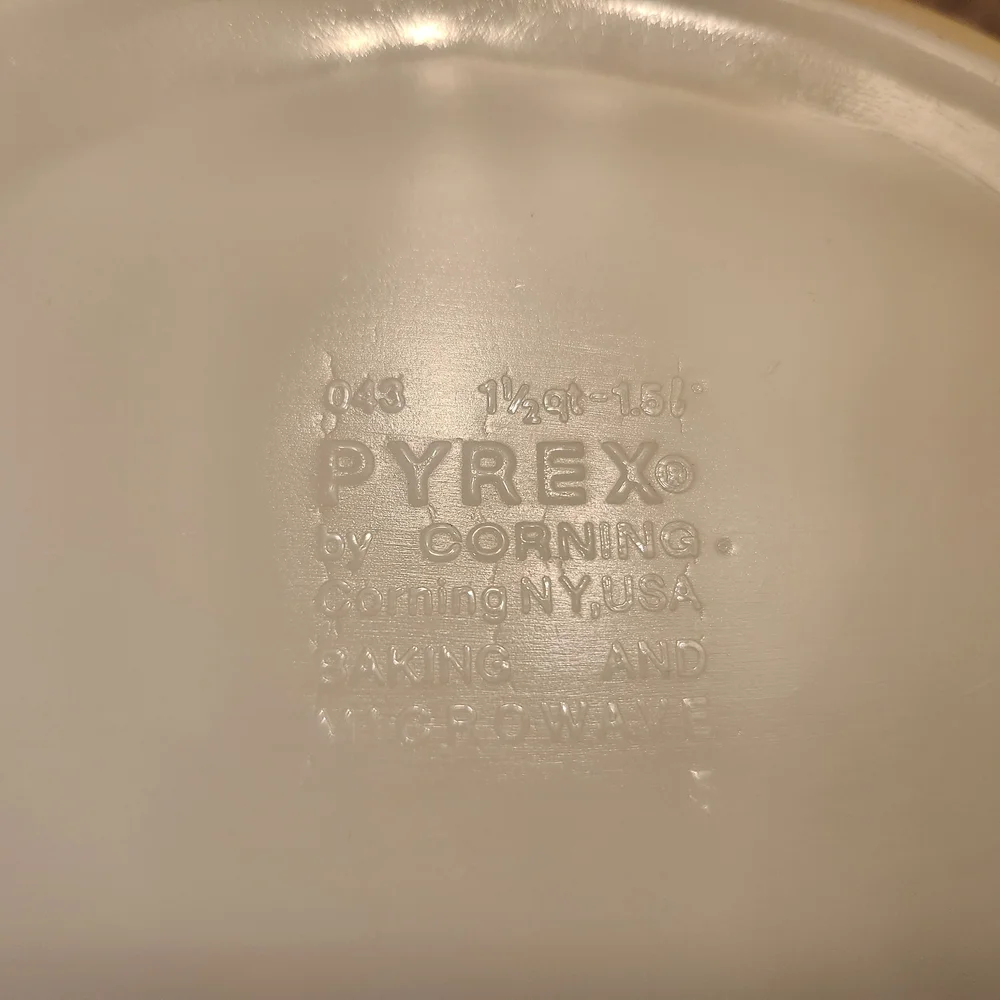 Pyrex Homestead 1.5 Quart Casserole Dish With Matching Lid